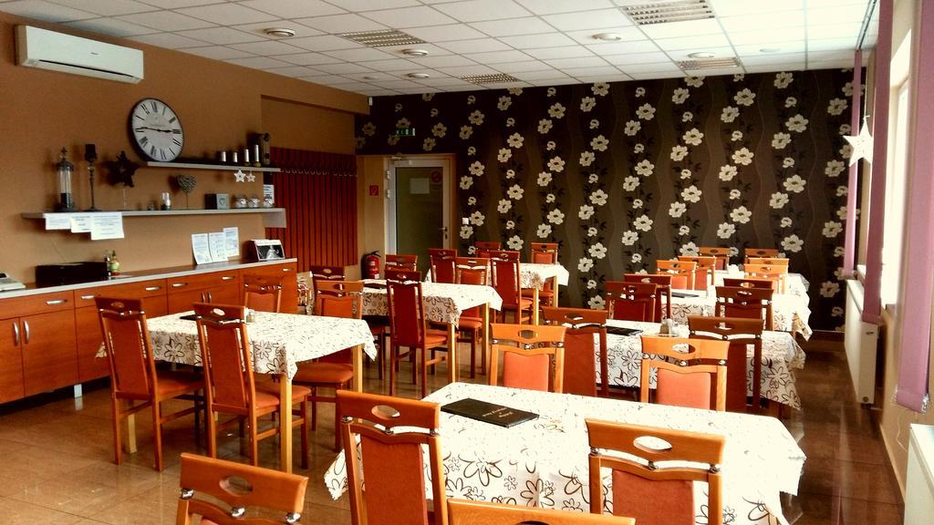Penzion Na Rozku Sliac Ngoại thất bức ảnh
